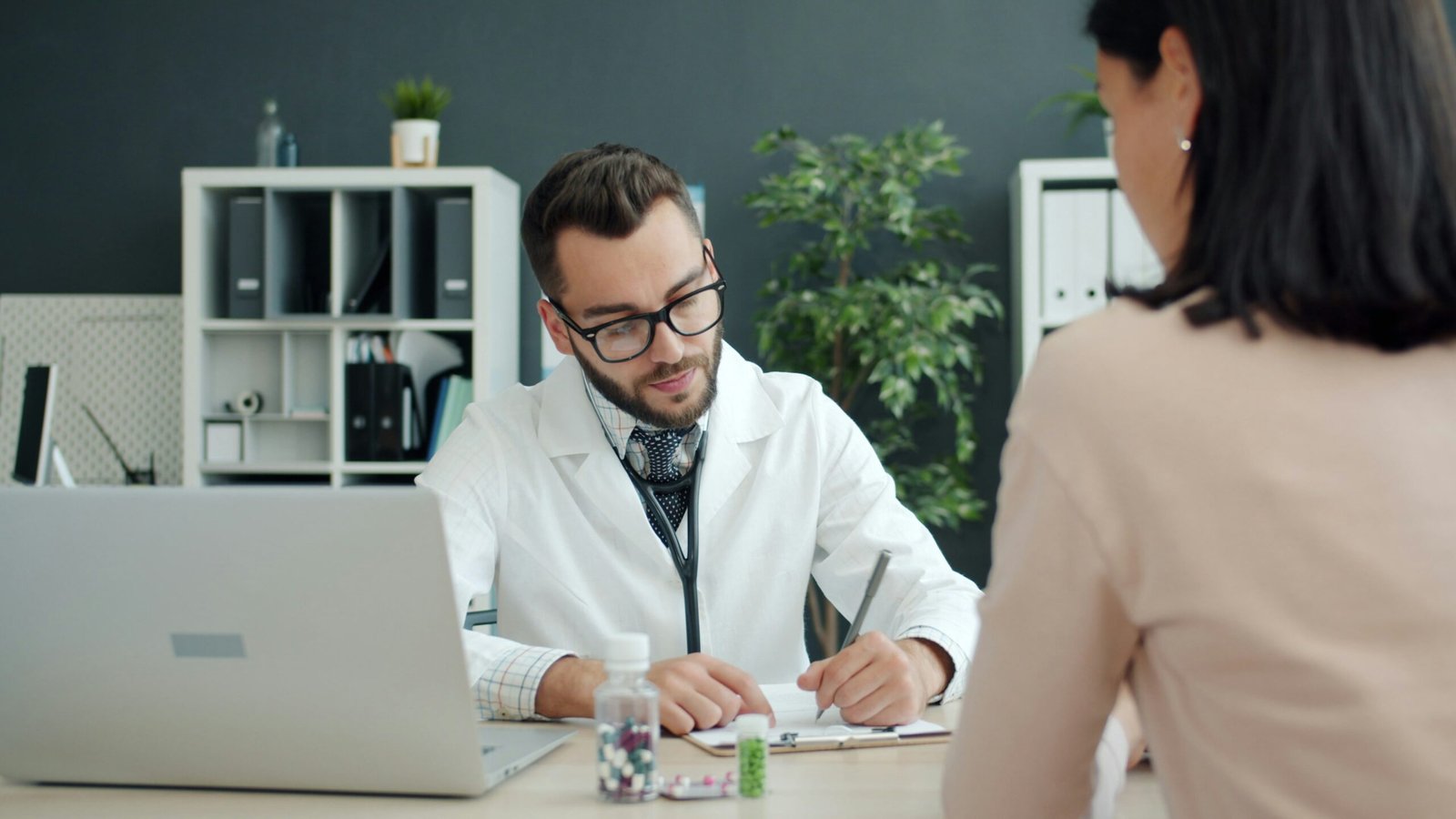 How to find a specialist doctor in Khulna with DoctorKhuji